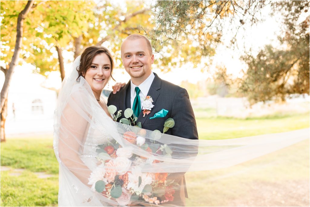 golden hour bride and groom portraits by Miranda Renee Photography in Boise 
